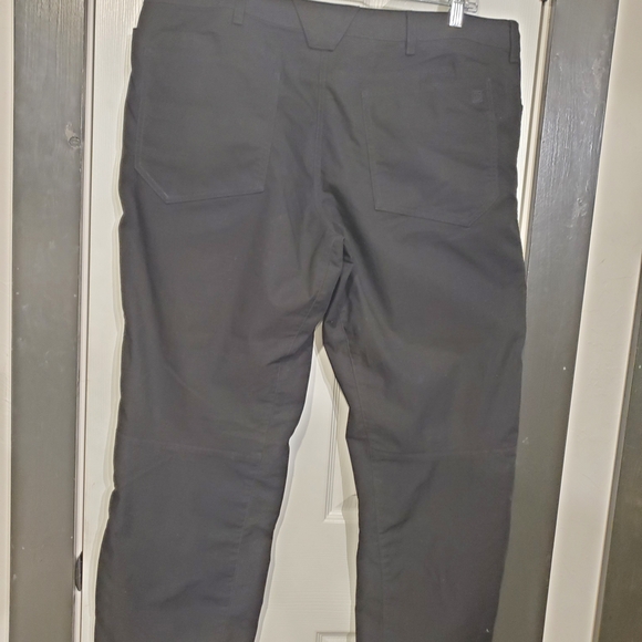 5.11 Tactical 8 Pocket Mens Black Utility Cargo Black Pants Size 40×30 - Picture 7 of 9